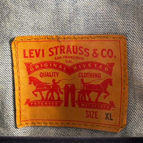 Levi Strauss & Co. Men's XL Light Wash Denim Trucker Jacket XL 100% Cotton Blue - Picture 3 of 8